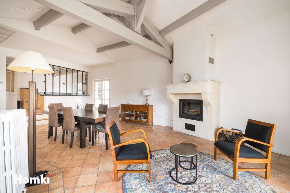 Maison à MONTAREN-ET-SAINT-MEDIERS