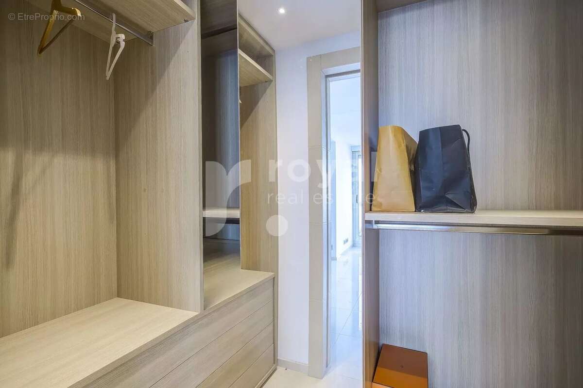 Appartement à MANDELIEU-LA-NAPOULE