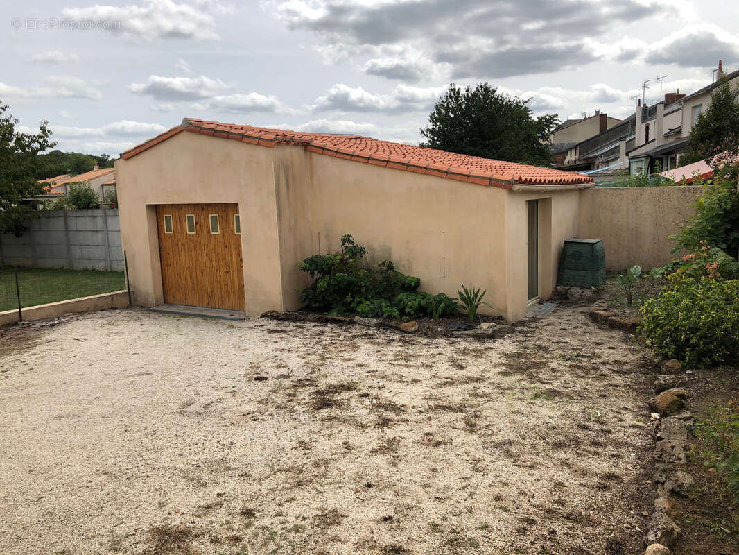 Maison à LES HERBIERS