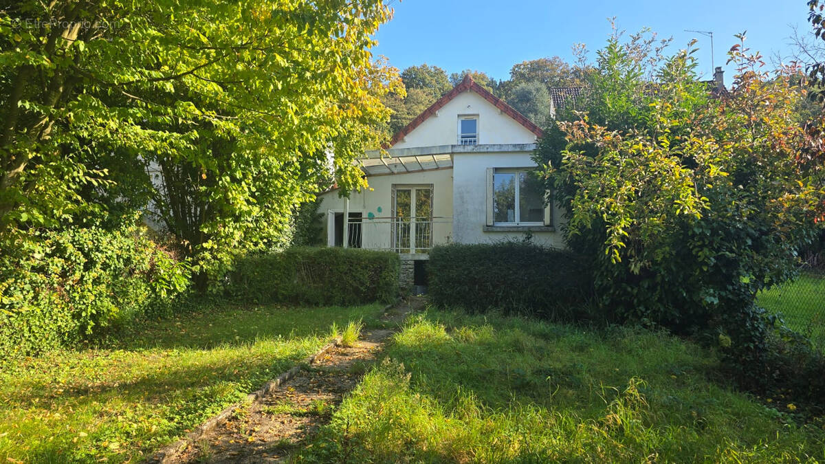 Maison à BURES-SUR-YVETTE