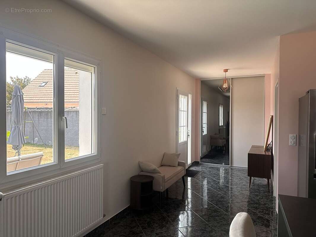 Maison 141 m² avec piscine CHATENOY LE ROYAL - photo 4