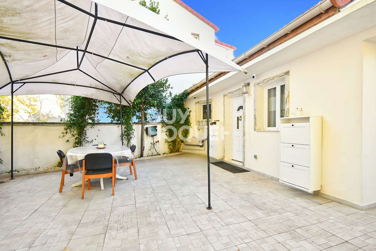 A vendre Fontenay-sous-Bois ? Maison familiale surélevée avec terrasse et garage - photo 4
