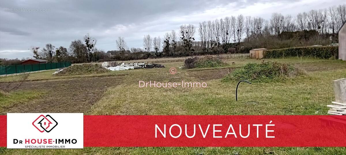 Terrain à SAVIGNE-SUR-LATHAN