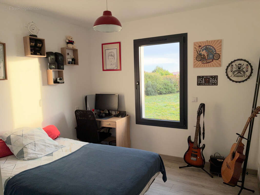 Maison à CASTELNAU-MONTRATIER