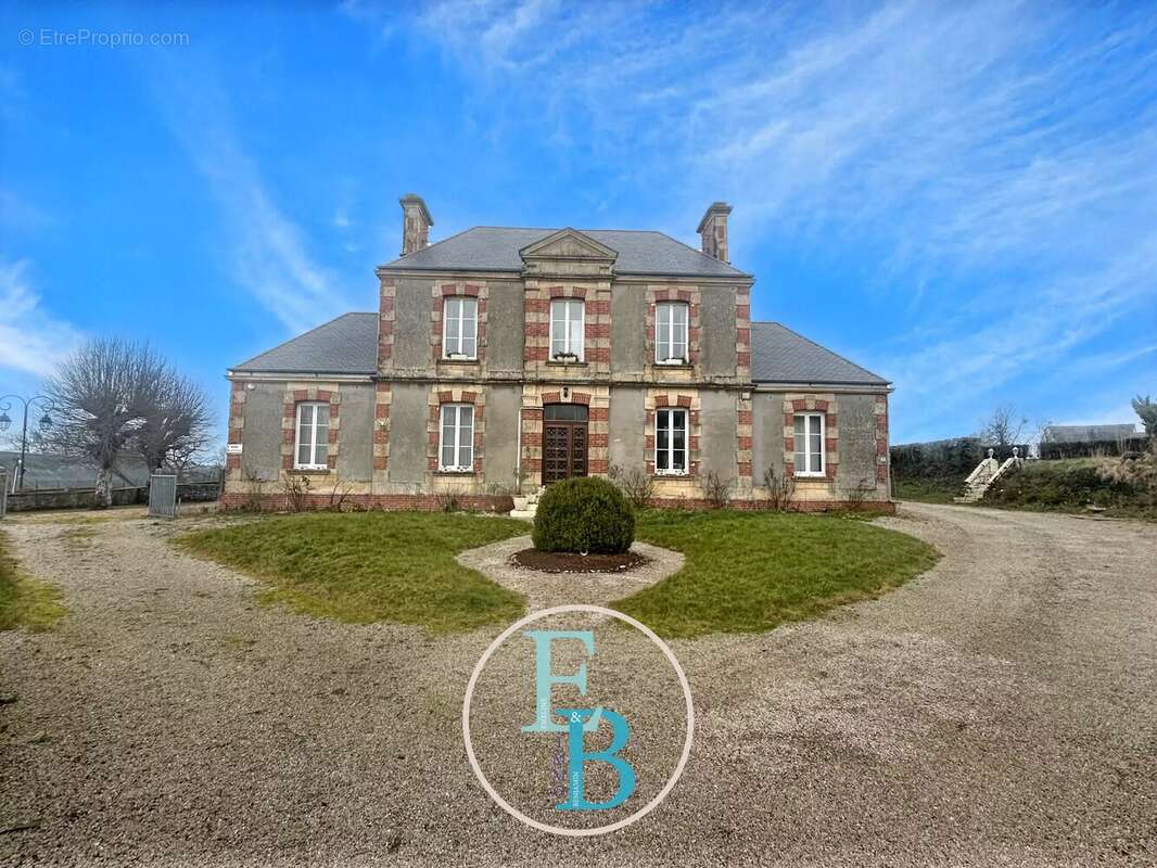 Terrain à VILLERS-BOCAGE