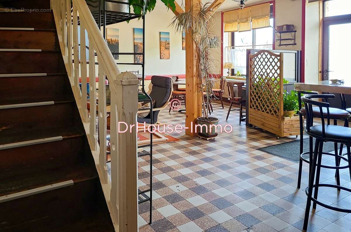 Maison à SAINT-GEORGES-EN-COUZAN