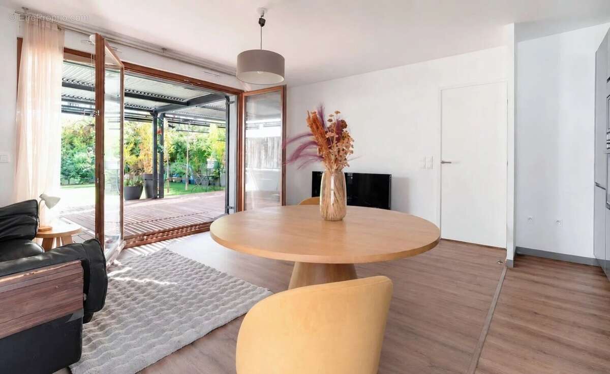 94200 ivry sur seine immeuble recent (2018) 3 pieces 63.42 m² avec un parking et une terrasse de 86 m² - photo 8