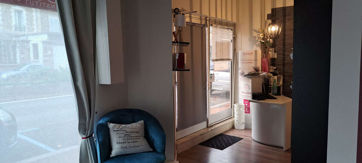 Autre à SAINT-CYR-L'ECOLE