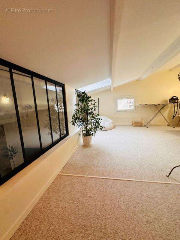 Maison  plus appartement de 186.42 m2 - photo 8