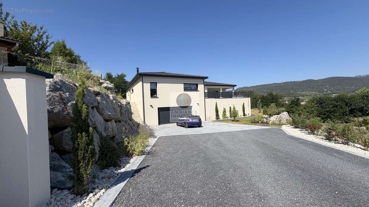 Maison à SAINT-PERAY