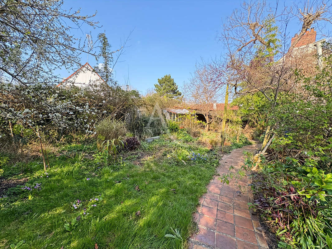 Maison à JANVILLE-SUR-JUINE