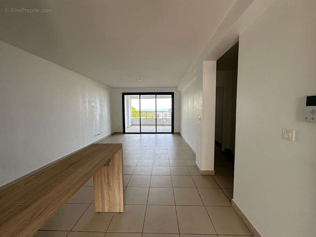 Appartement Fort De France 3 pièce(s) 61.75 m2 - photo 3