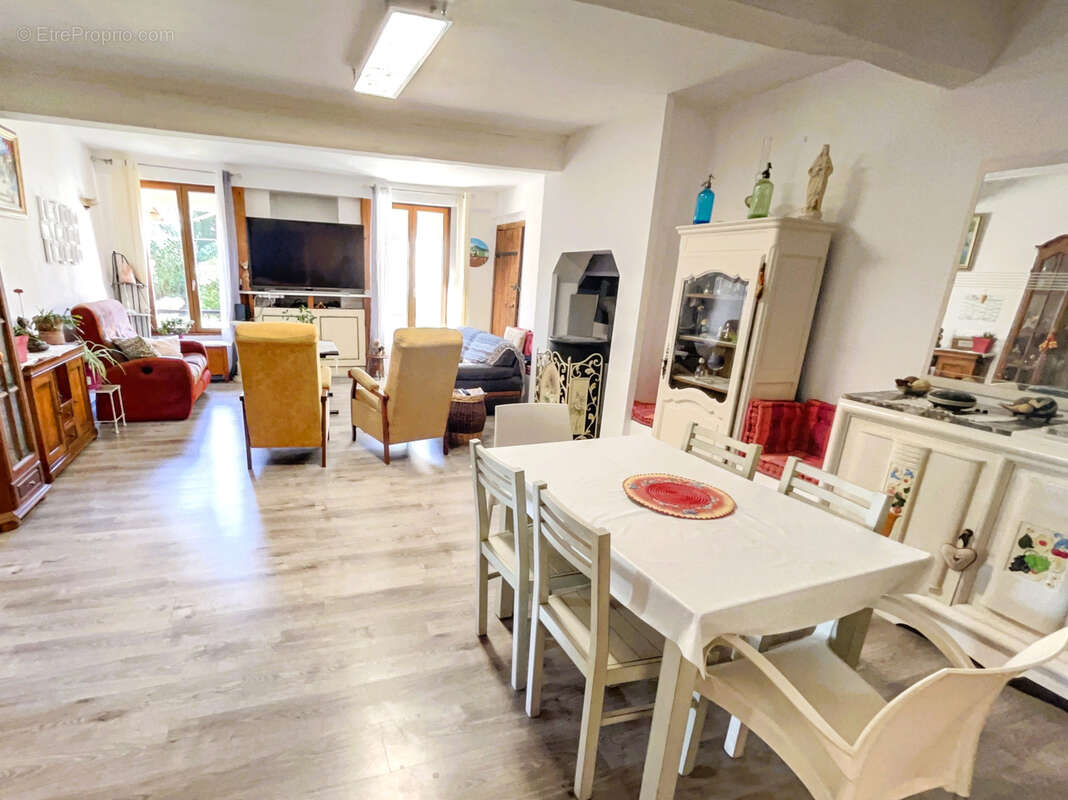 Maison à MONTLUEL