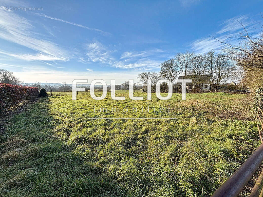 Terrain à GIEVILLE