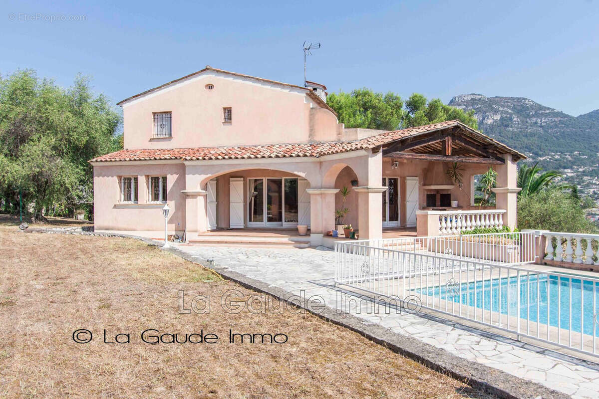 Maison 163 m² à La Gaude  - photo 2