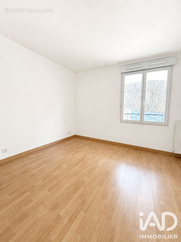 Photo 9 - Appartement à BUSSY-SAINT-GEORGES