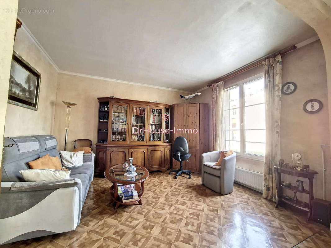 Appartement à LE BOURGET