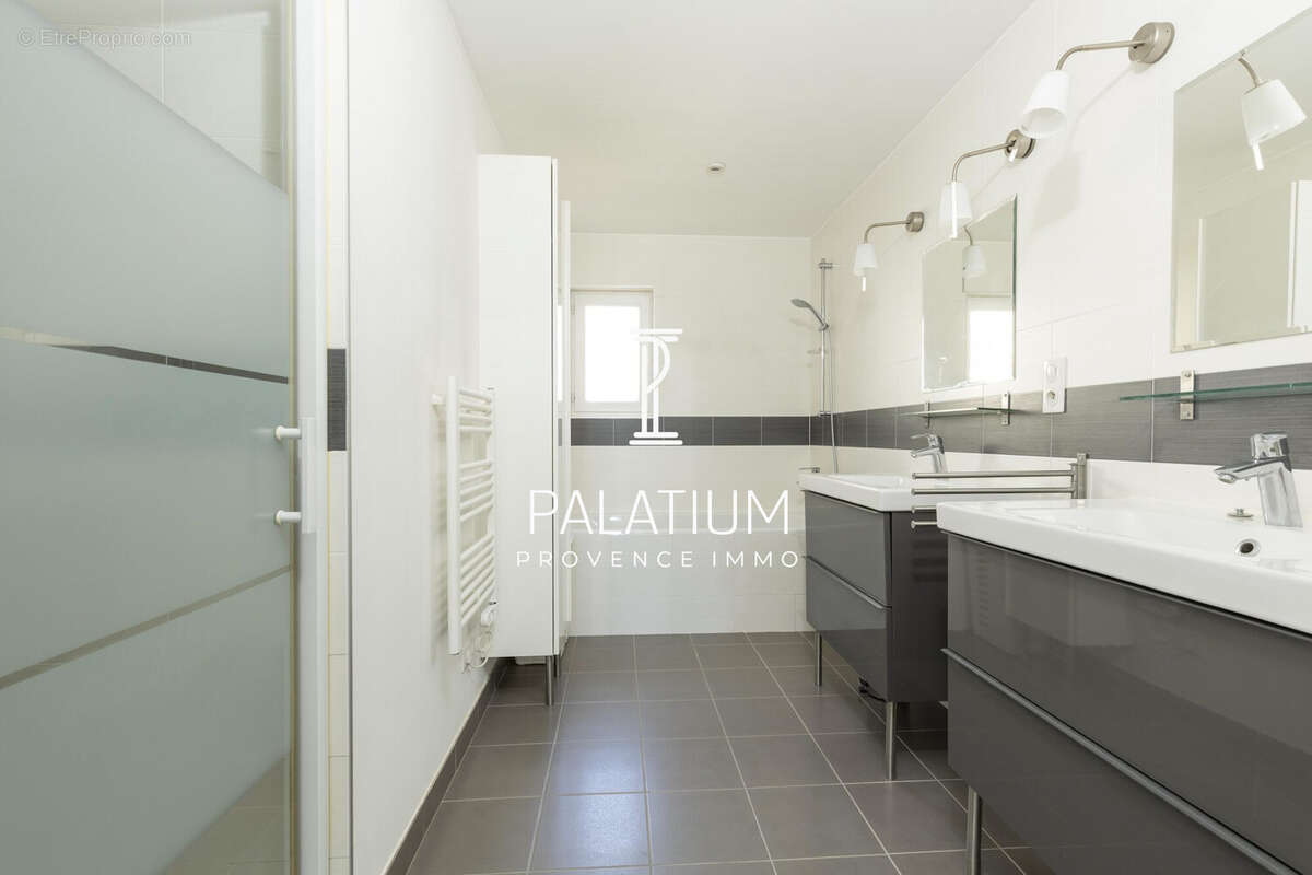 Maison à PELISSANNE