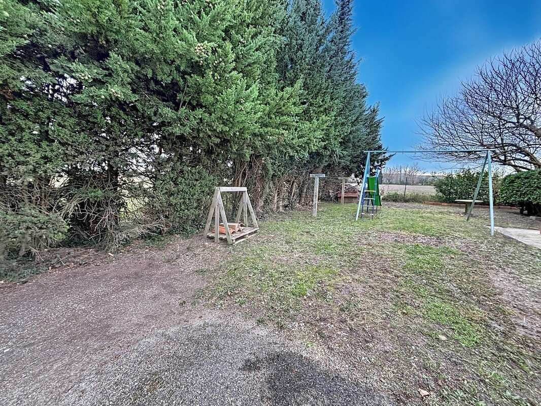 Maison à VILLENEUVE-LA-COMPTAL