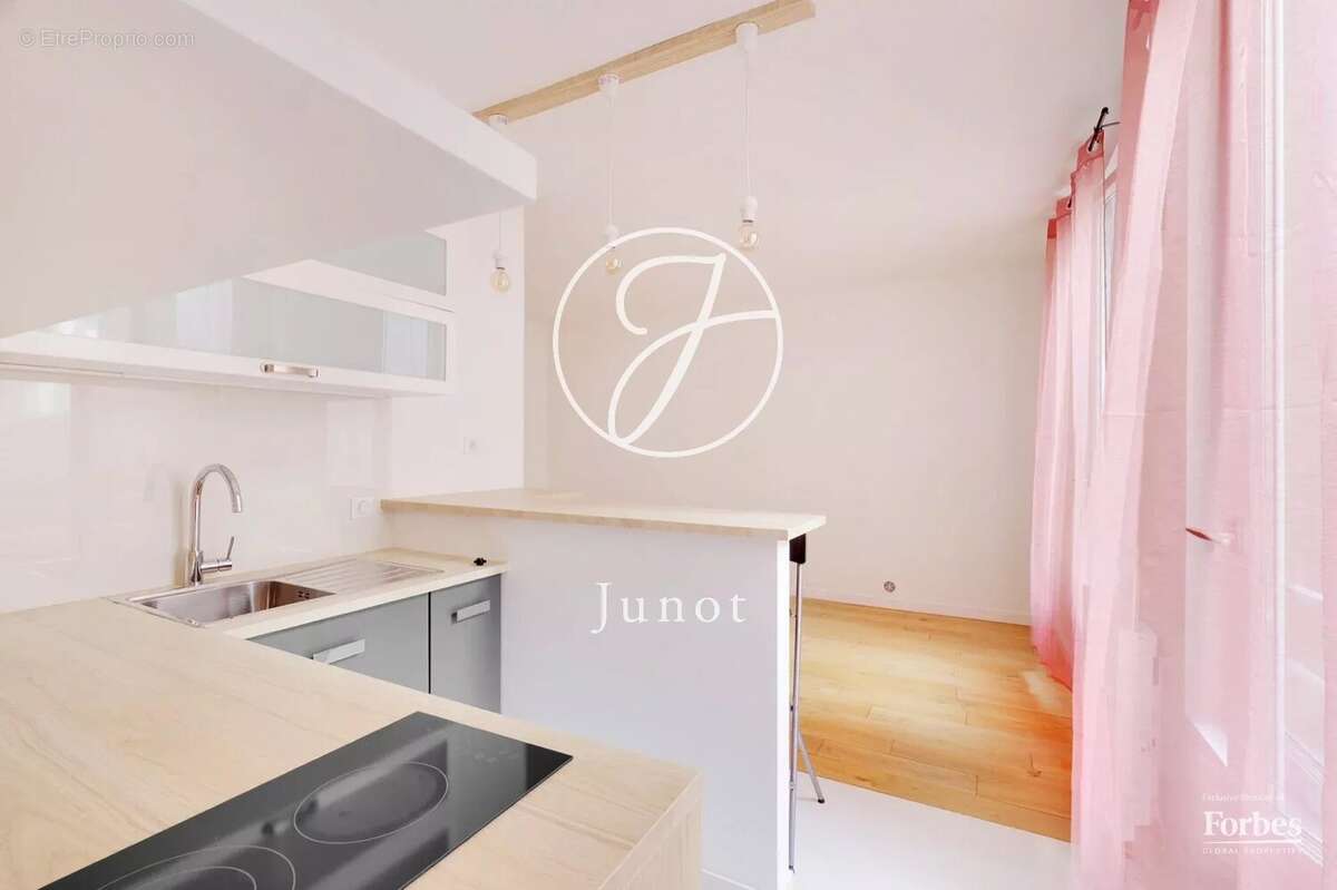 Appartement à PARIS-7E