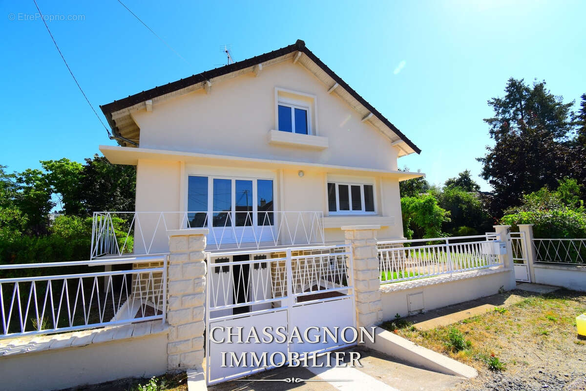 Maison à YZEURE