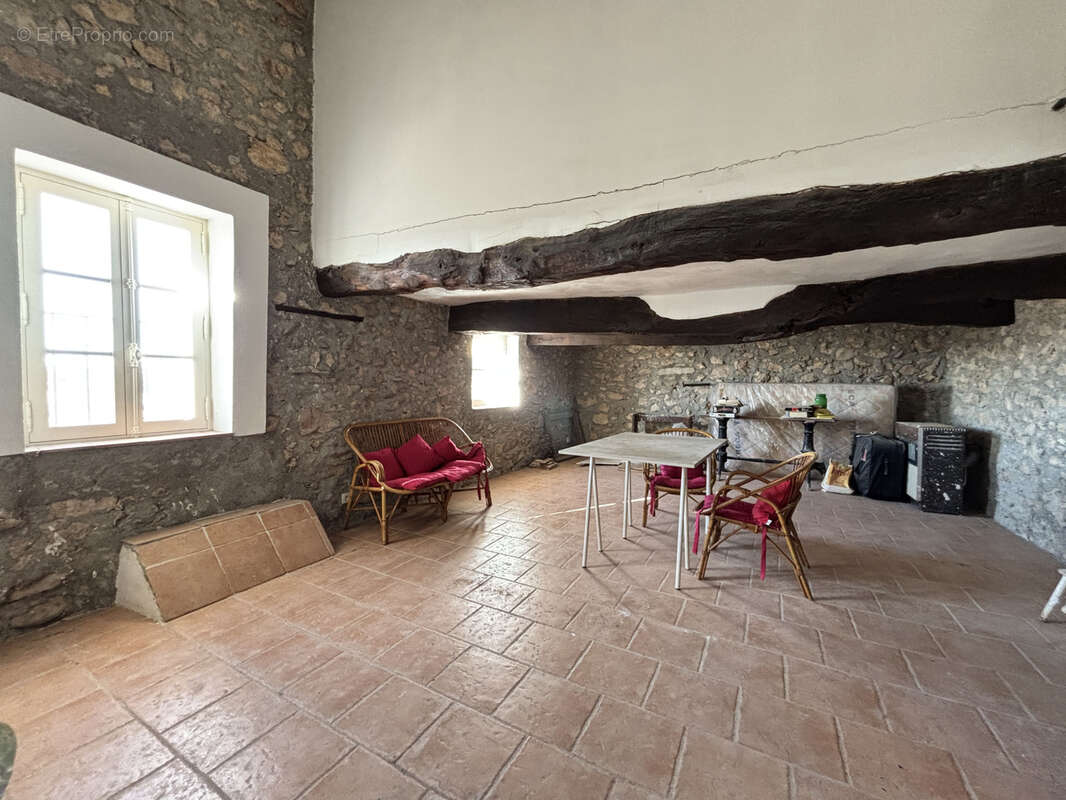 Maison à REGUSSE