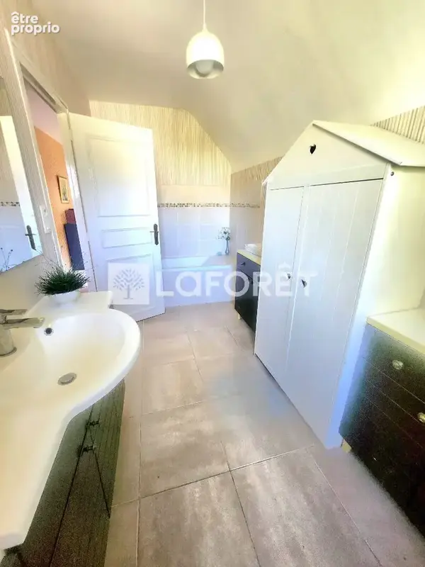 Maison 8 pièce(s) 196 m2 - photo 15
