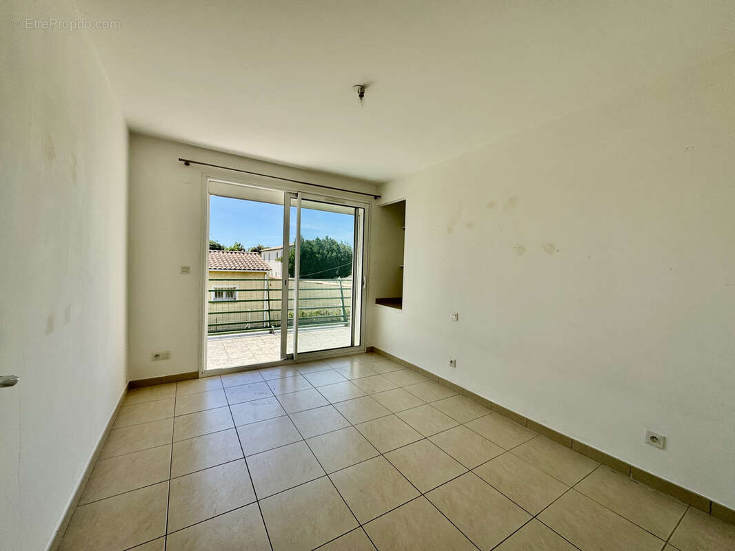 Maison à LAUDUN-L&#039;ARDOISE