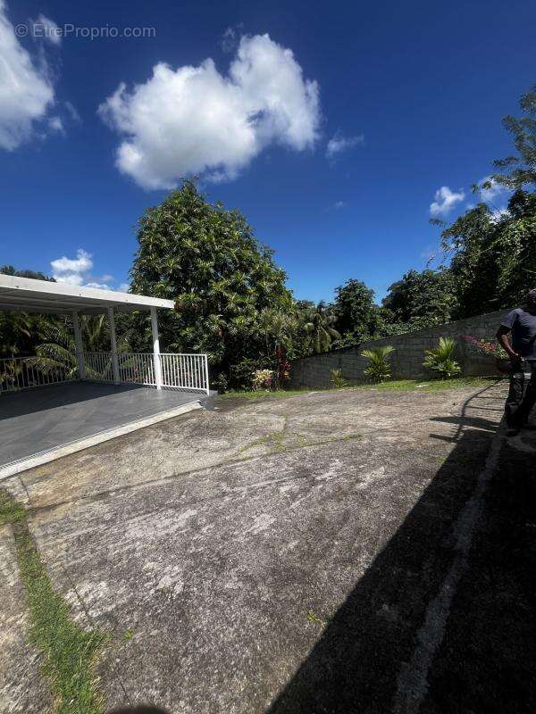 Maison T8 - 2 T4 indépendants - Le Lamentin (97232) - photo 3