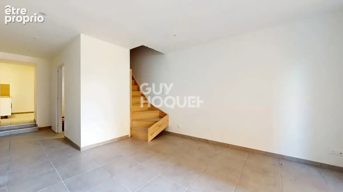 Maison de ville Entraigues Sur La Sorgue 4 pièces - photo 4