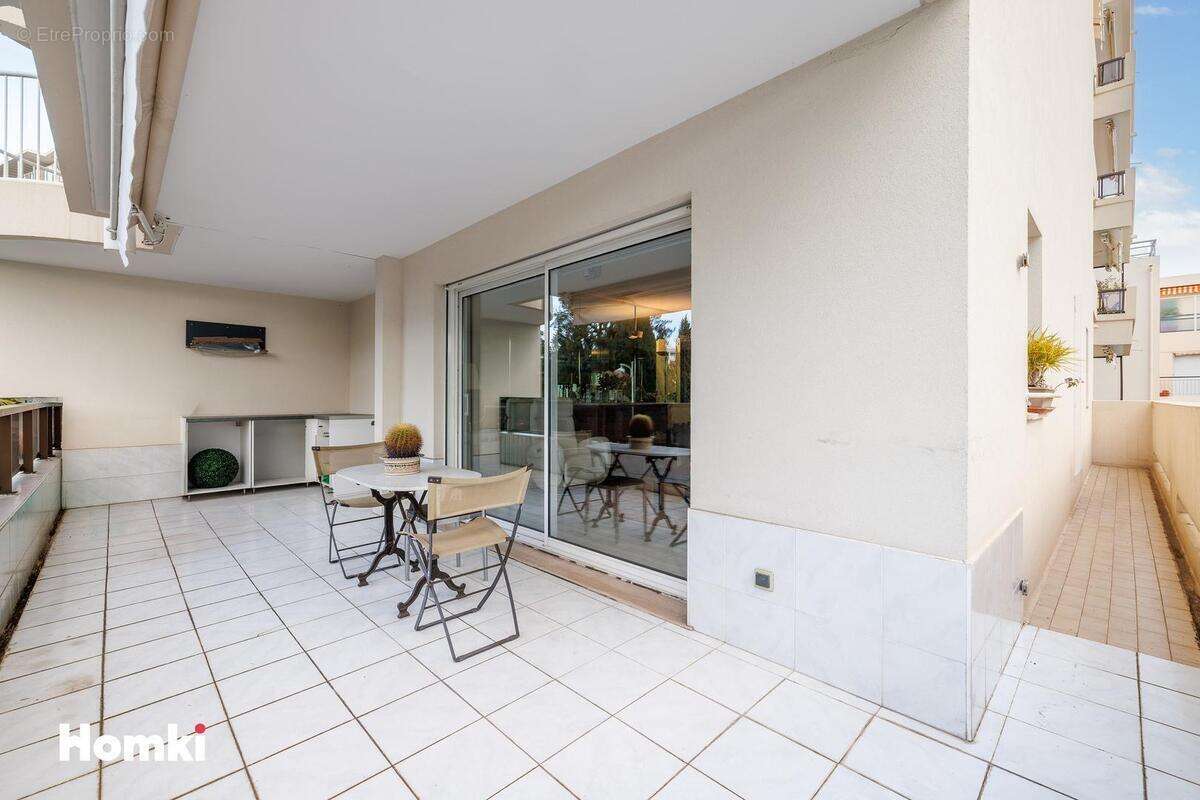 Appartement à LE CANNET