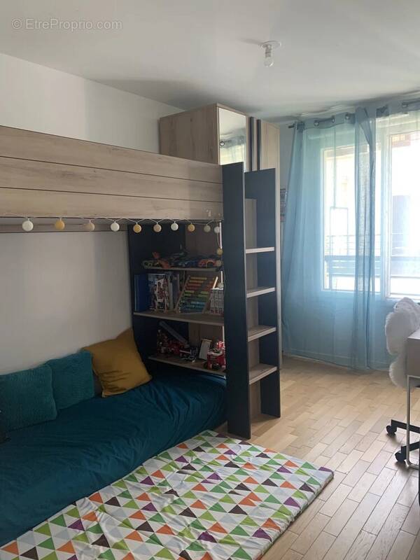 Appartement à VOISINS-LE-BRETONNEUX