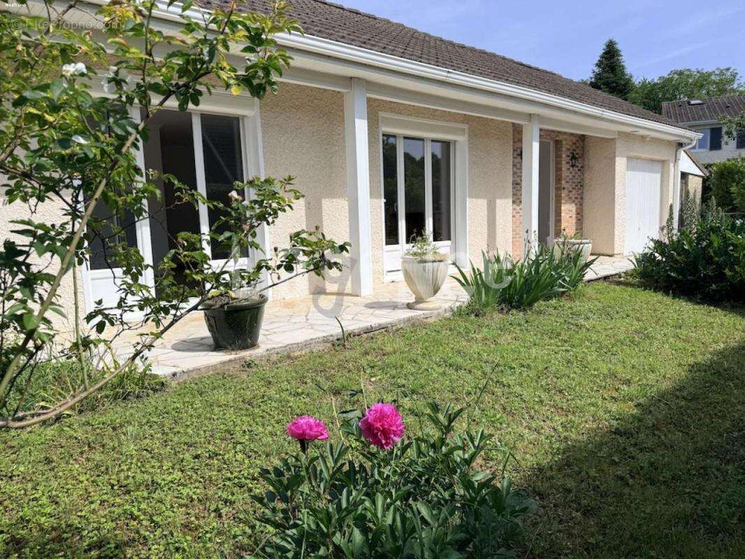 Maison à CLAYE-SOUILLY