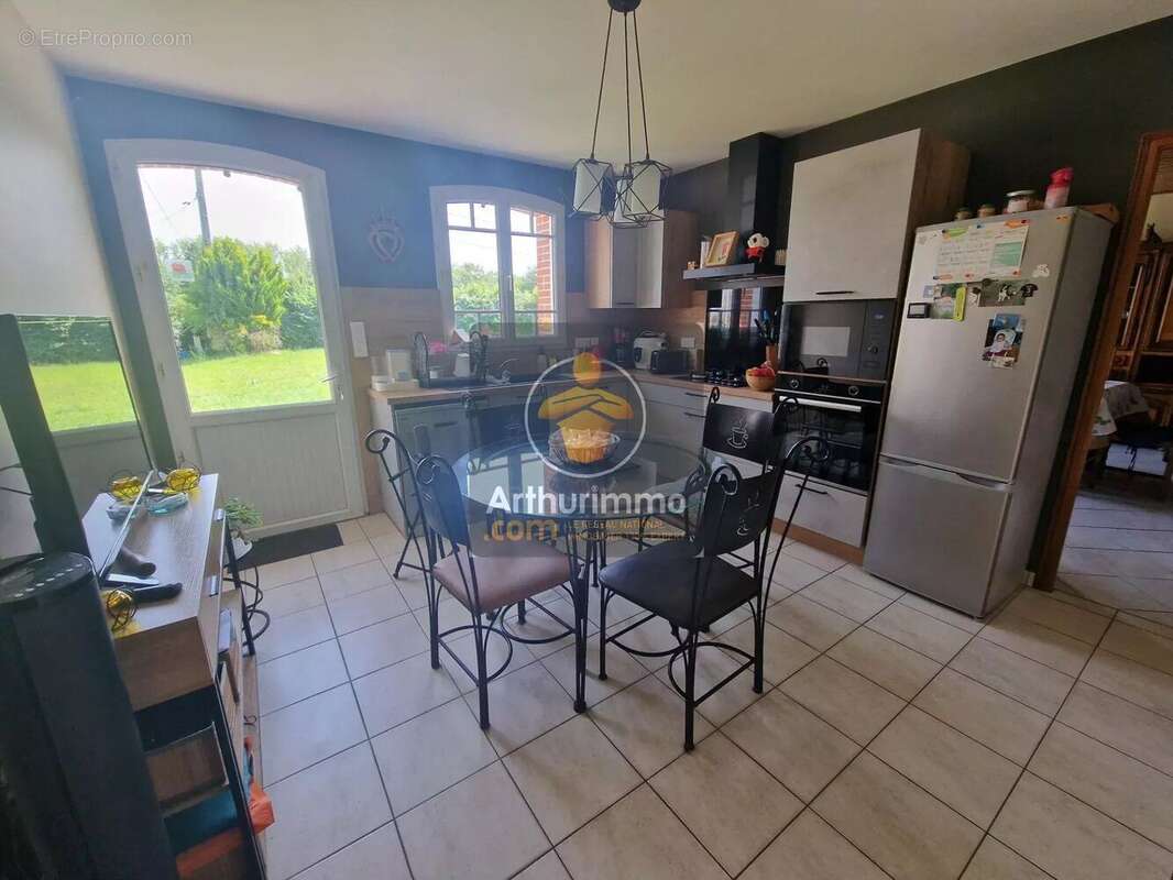 Maison à CHATEAUNEUF