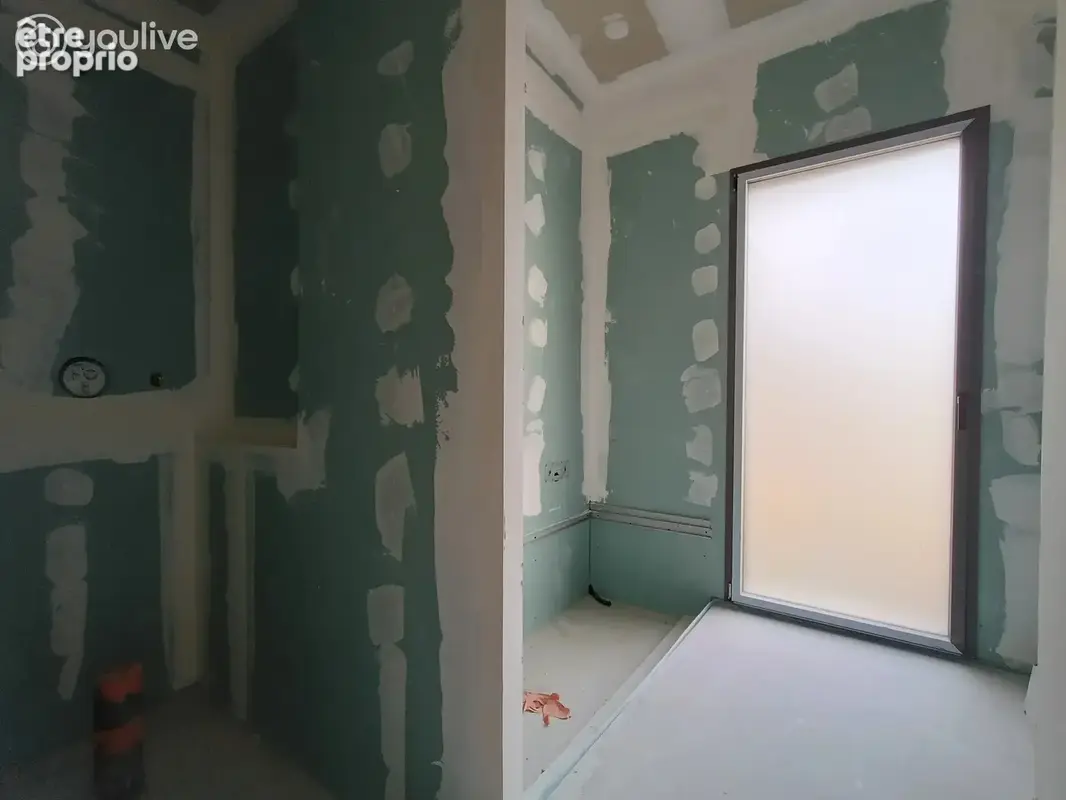 Maison aux beaux volumes en lisière de forêt – Terrain de 649 m² et dépendance en lisière de forêt - photo 8