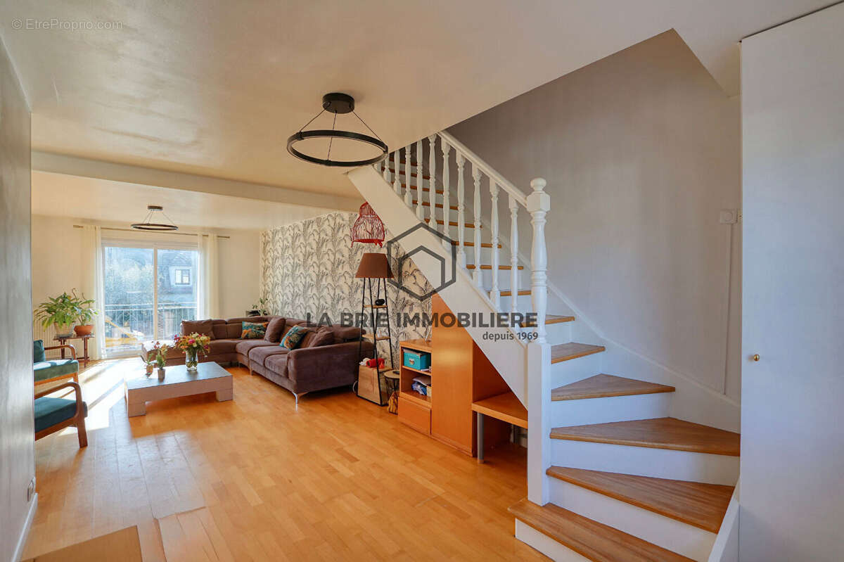 Maison à VILLECRESNES