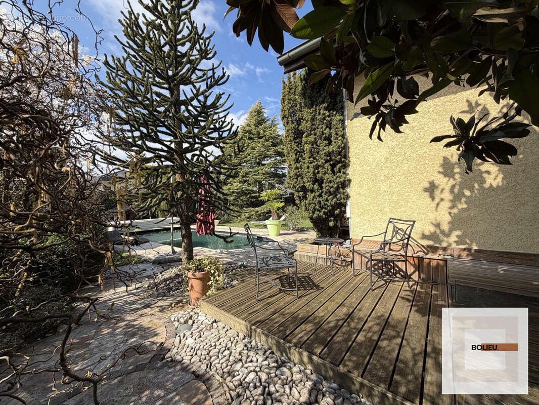 Maison à CRANVES-SALES