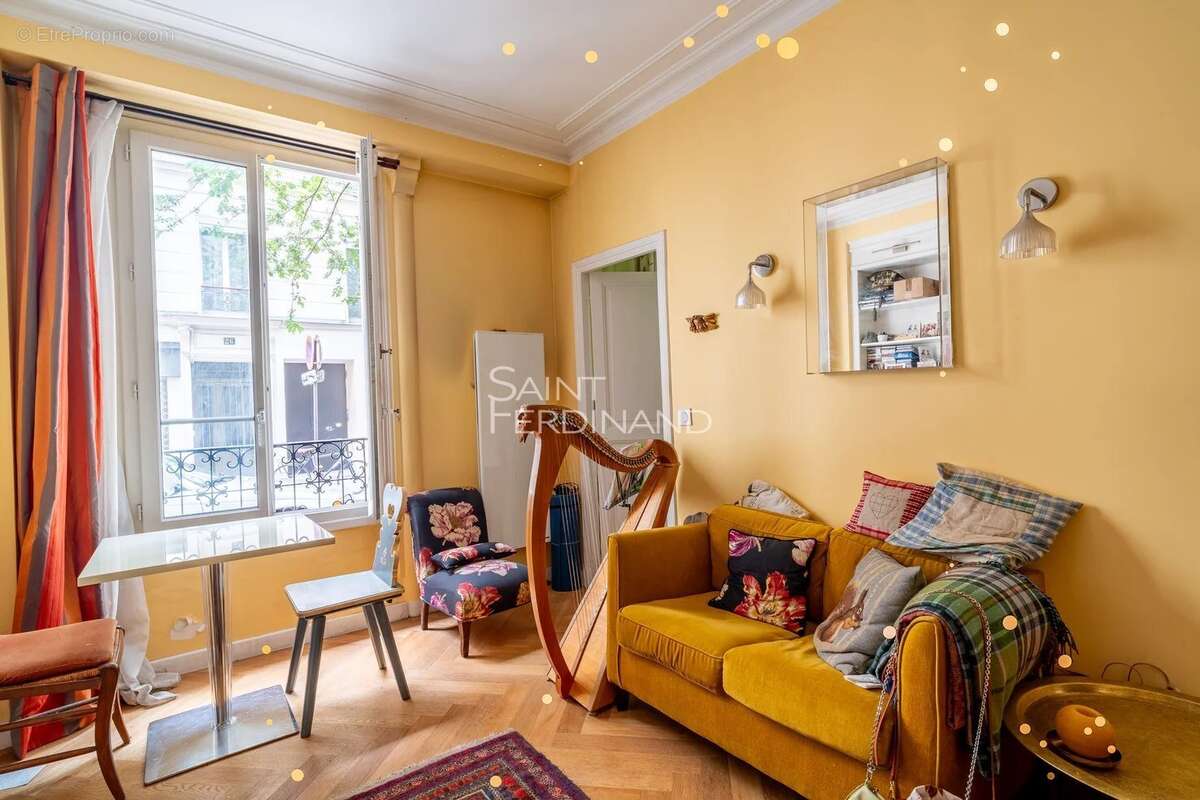Appartement à PARIS-17E