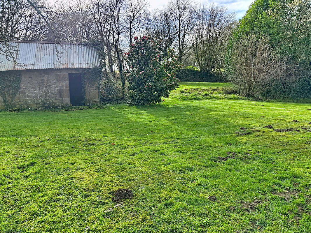 Maison à PERRIERS-EN-BEAUFICEL