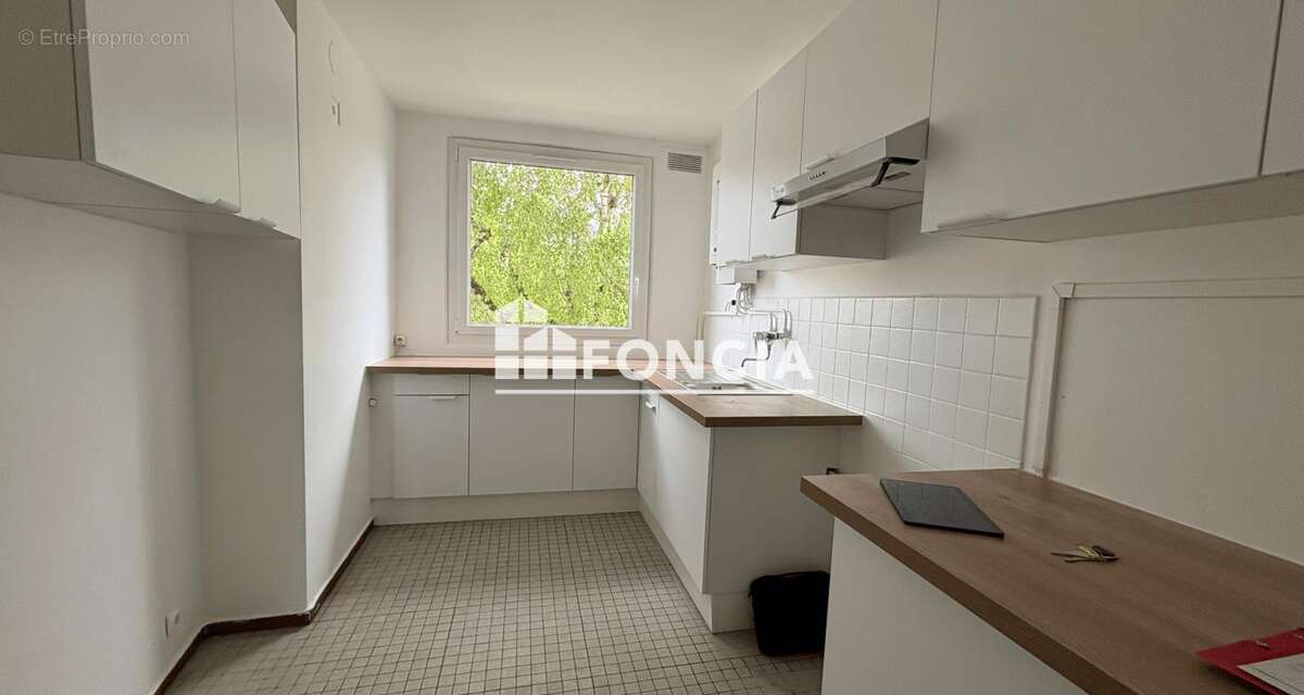 Appartement à MAURECOURT