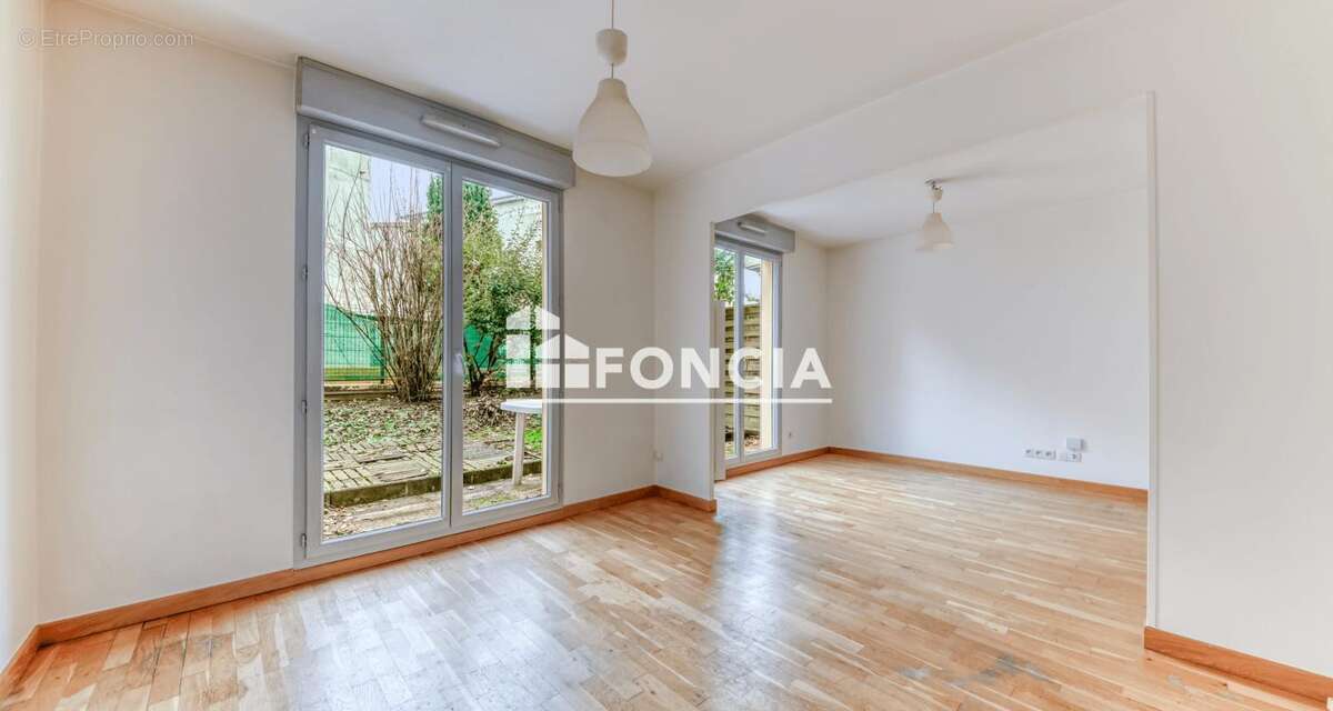 Appartement à CRAPONNE