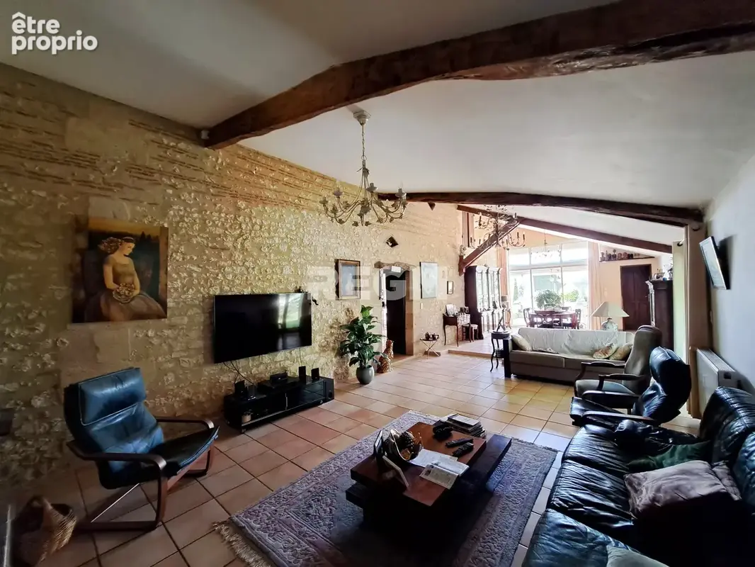 Maison en pierre  5 chambres voire +, à GARDONNE 264 m2 hab - photo 7