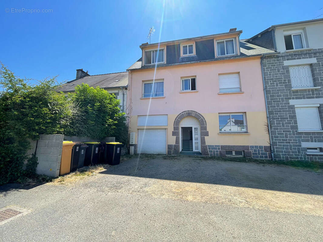 Saint-Brieuc Immeuble de rapport  sur dalle béton - 3 lots DPE C, garages fermés, caves - photo 18