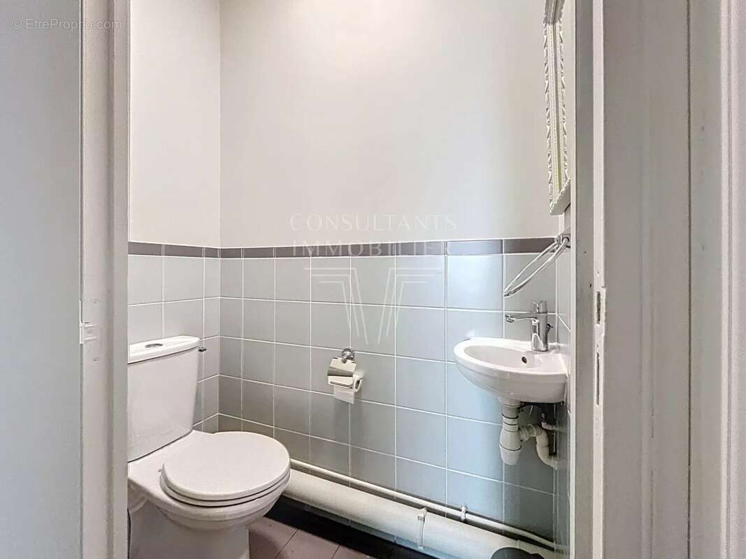 Place de la madeleine - pied-a-terre lumineux - photo 10