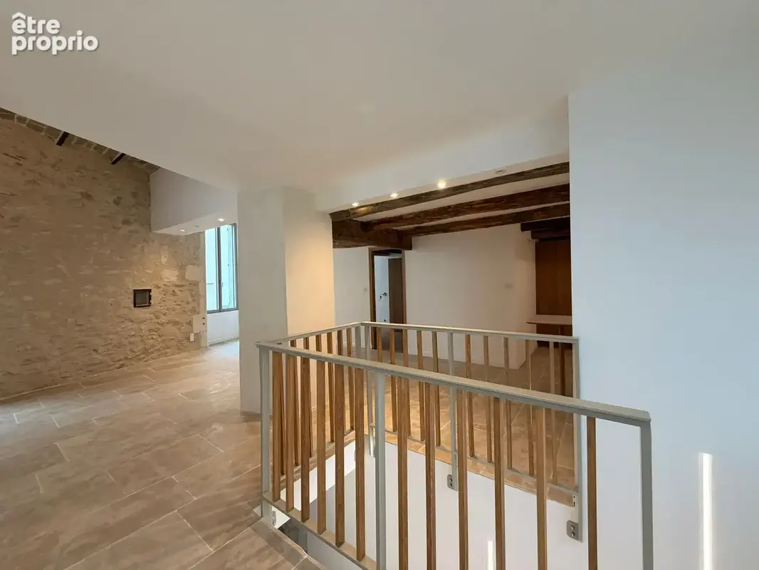 NIMES VAUBAN/CROIX DE FER Magnifique maison rénovée de 165m2 4 pièces, garage 46 m2, terrasse 35 m2 - photo 10