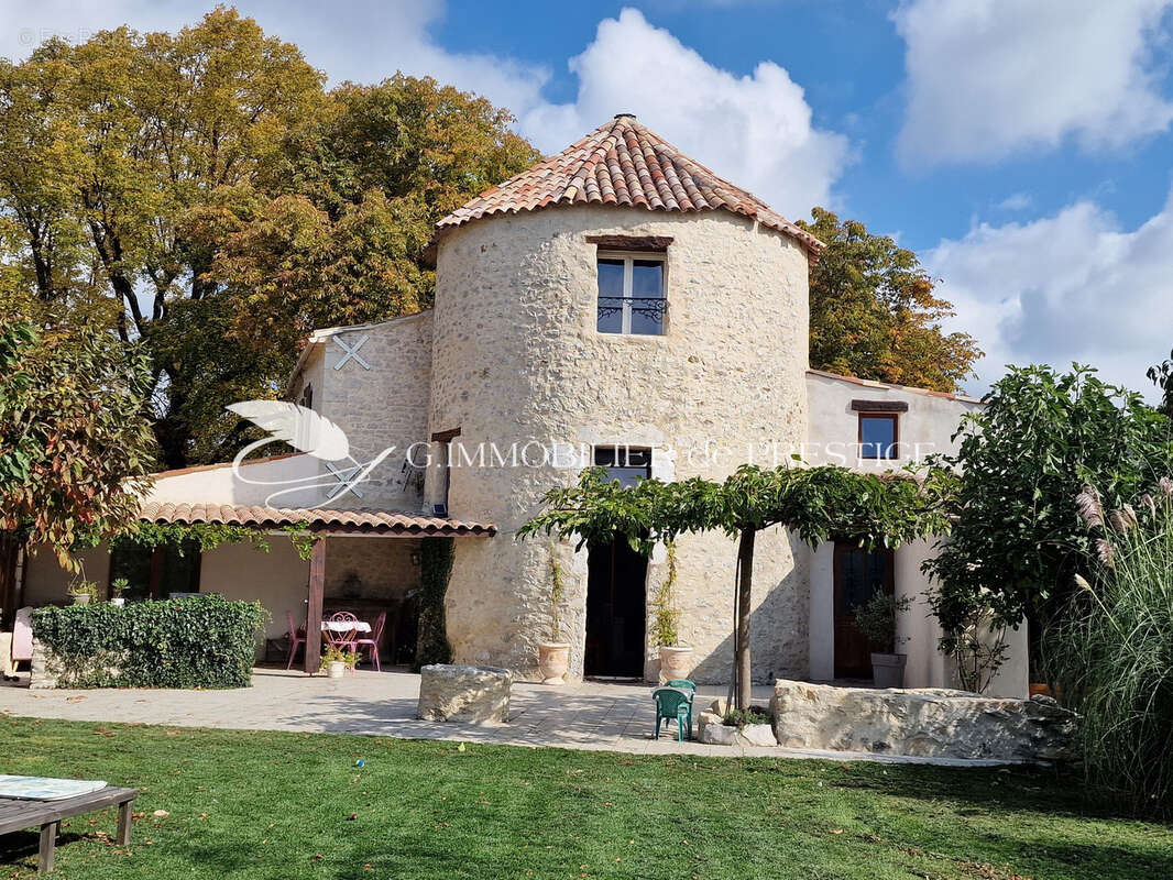 Maison à REVEST-DU-BION