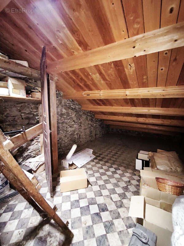 Maison à DORE-L'EGLISE