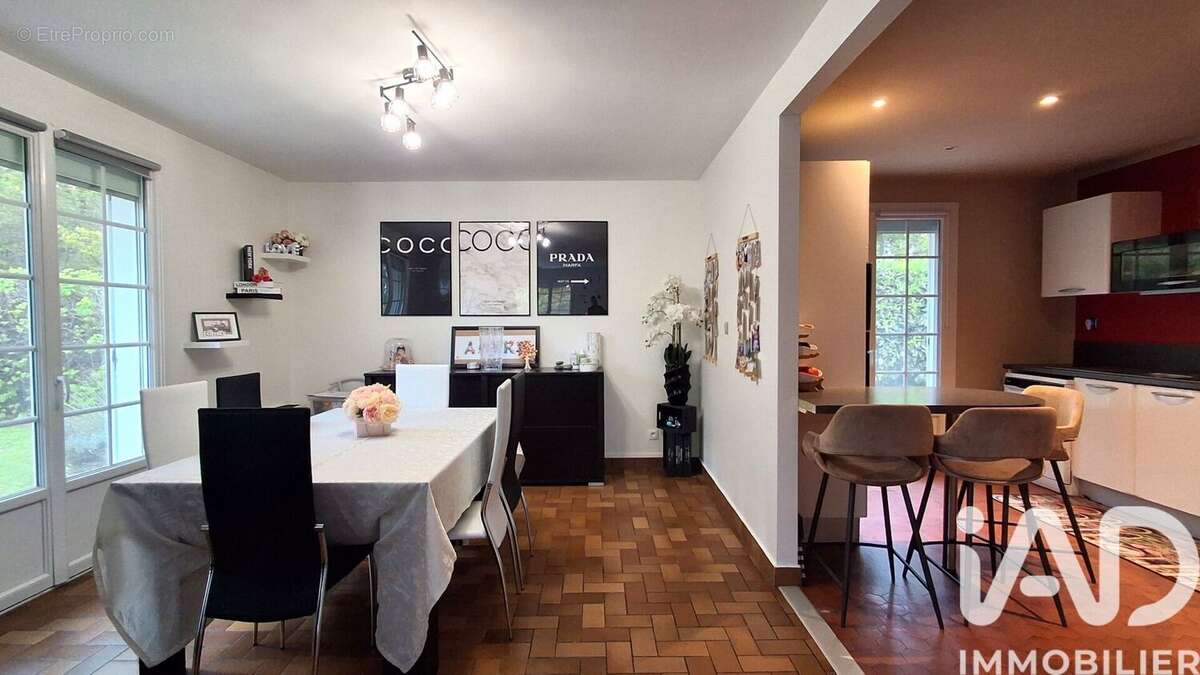 Photo 4 - Maison à MISEREY-SALINES