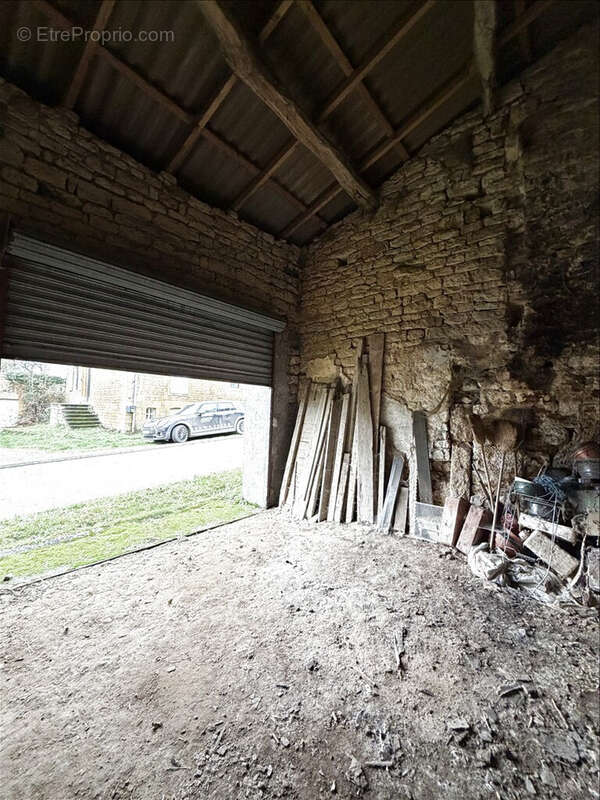 Parking à PETIT-FAILLY