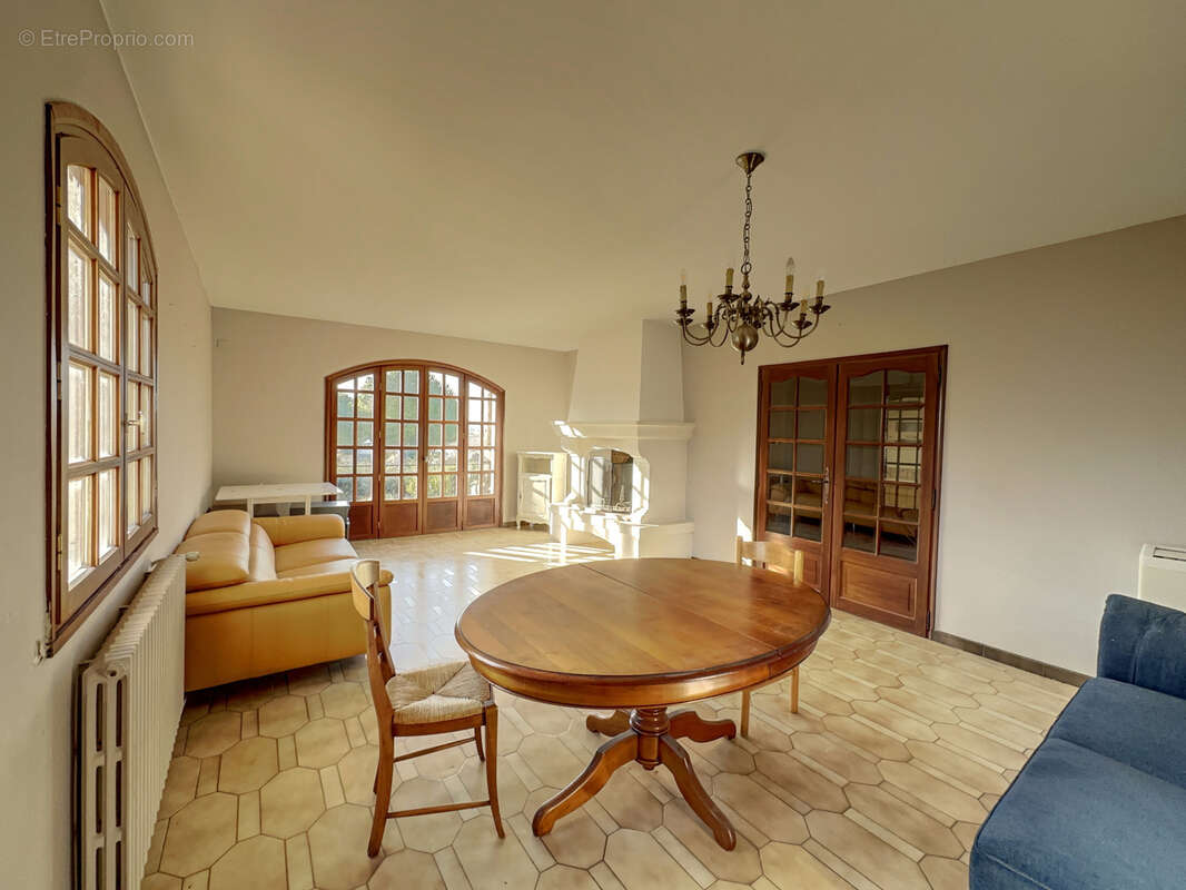 Maison à SAINT-JEAN-DE-VEDAS